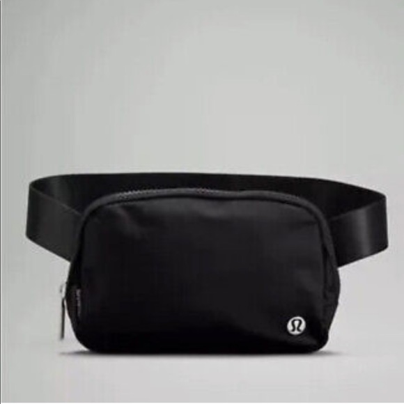 lululemon athletica Handbags - NWT Lulu🍋 Where everywhere belt bag black